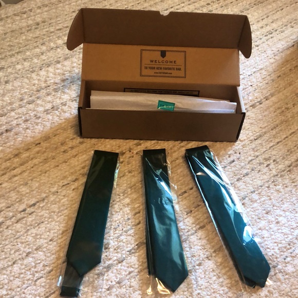 The Tie Bar - Grosgrain Solid Hunter Tie - Picture 4 of 5